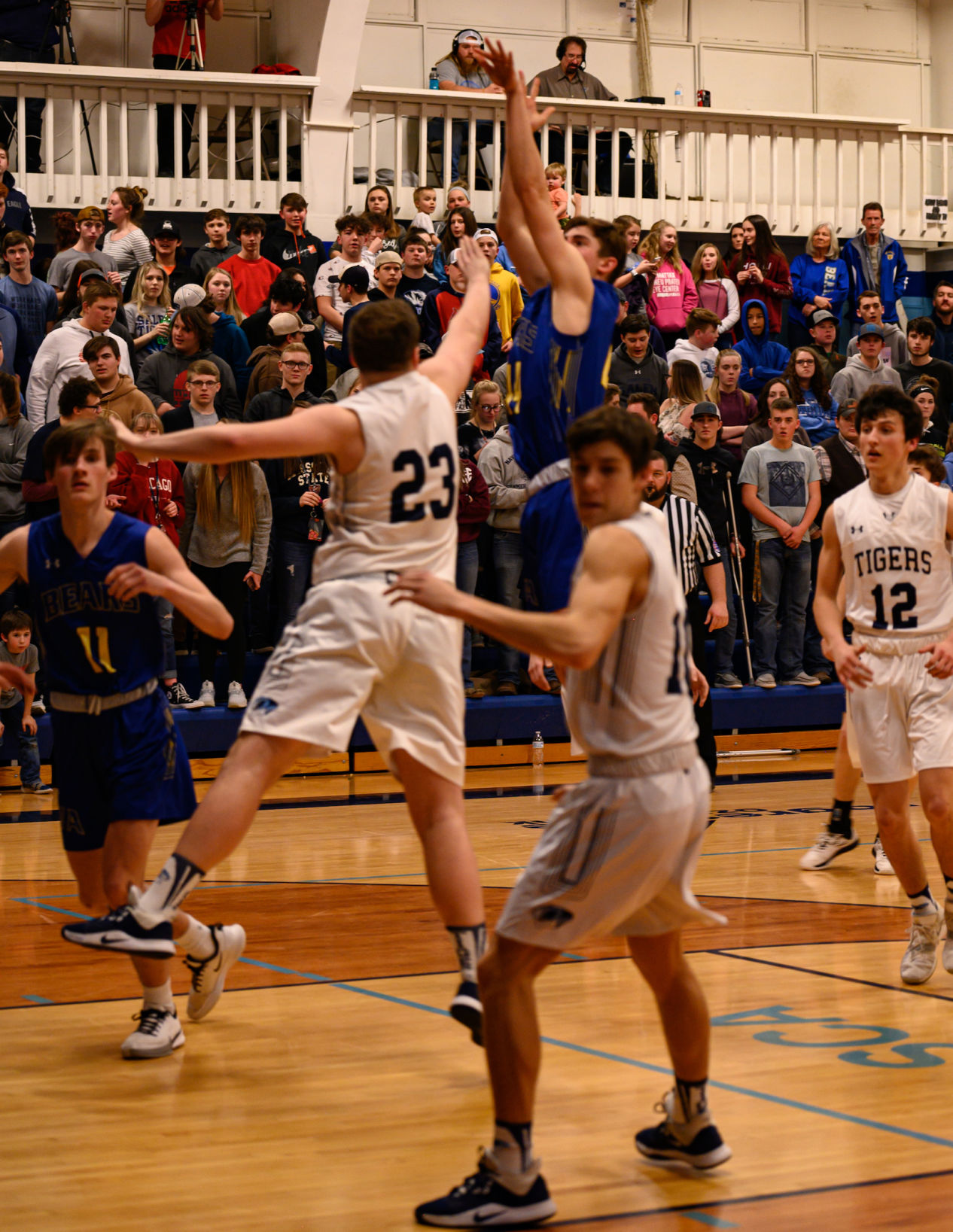 BoysBasketballvsAva(63of154)-Copy-Copy.jpg